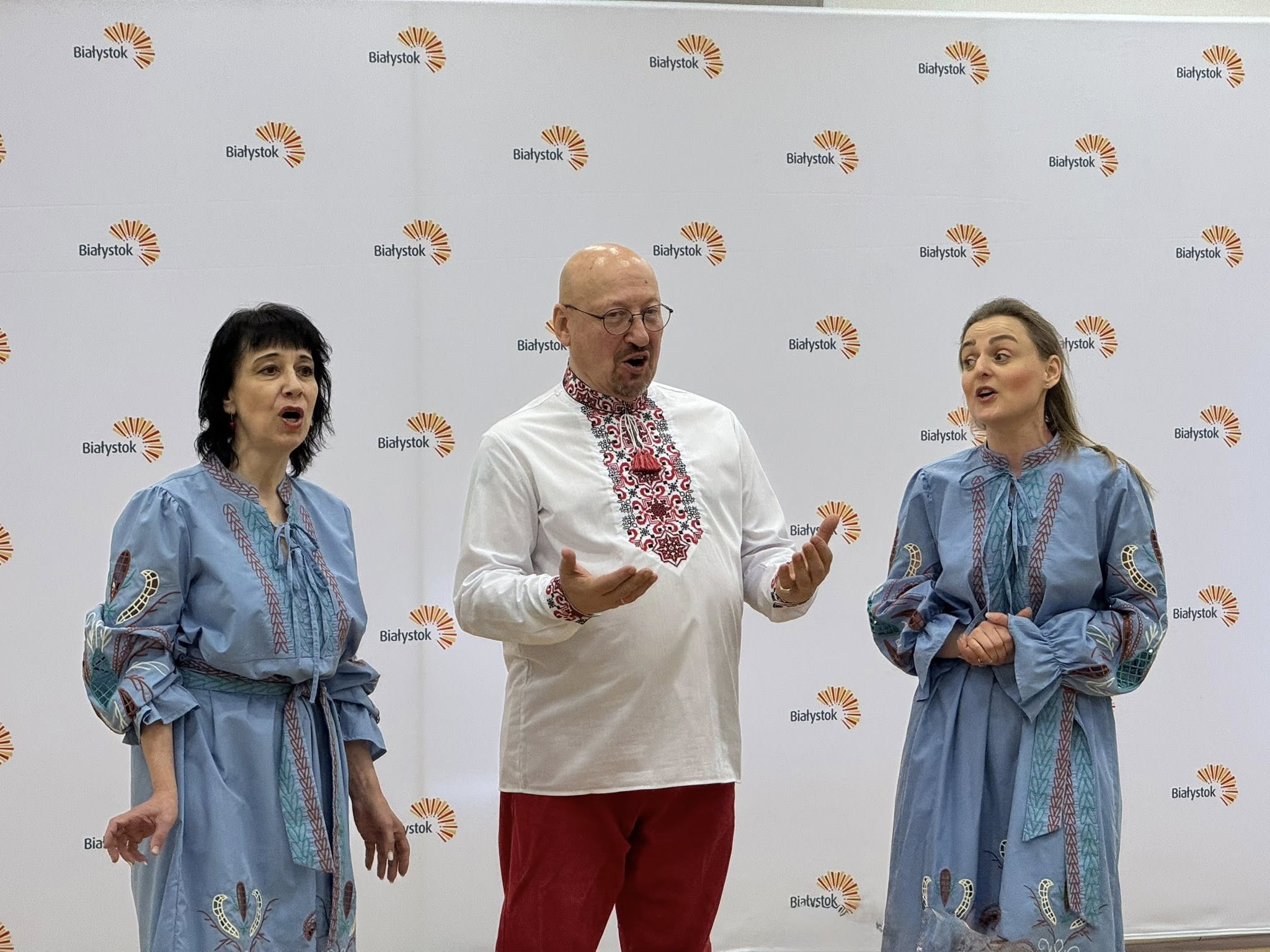 Слухайте «Українське слово» 16.04.2026.