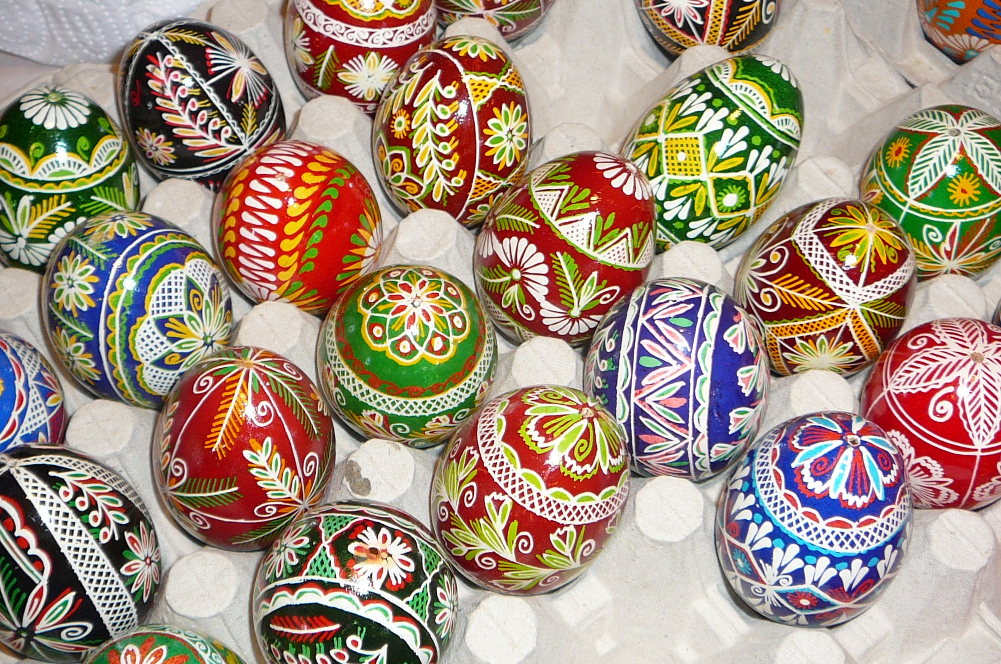 Здорових i спокійних свят Великодня